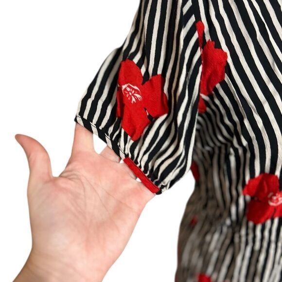 Madewell Ruffle-Wrap Dress in Candied
Orchids Medium 10 - Picture 4 of 13